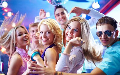 Weddings Parties Entertainment – Magic Mirror Photo Booth