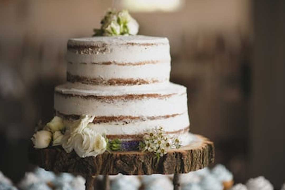 Wedding Cake and Floral Creations Perth - Wedding Florist / Cupcakes /  Cupcake Towers — Cinta Rose Creative